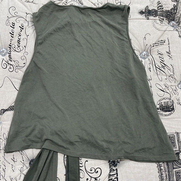 🎁 Astr The Label Tie Waist Crop Tank - Picture 9 of 9